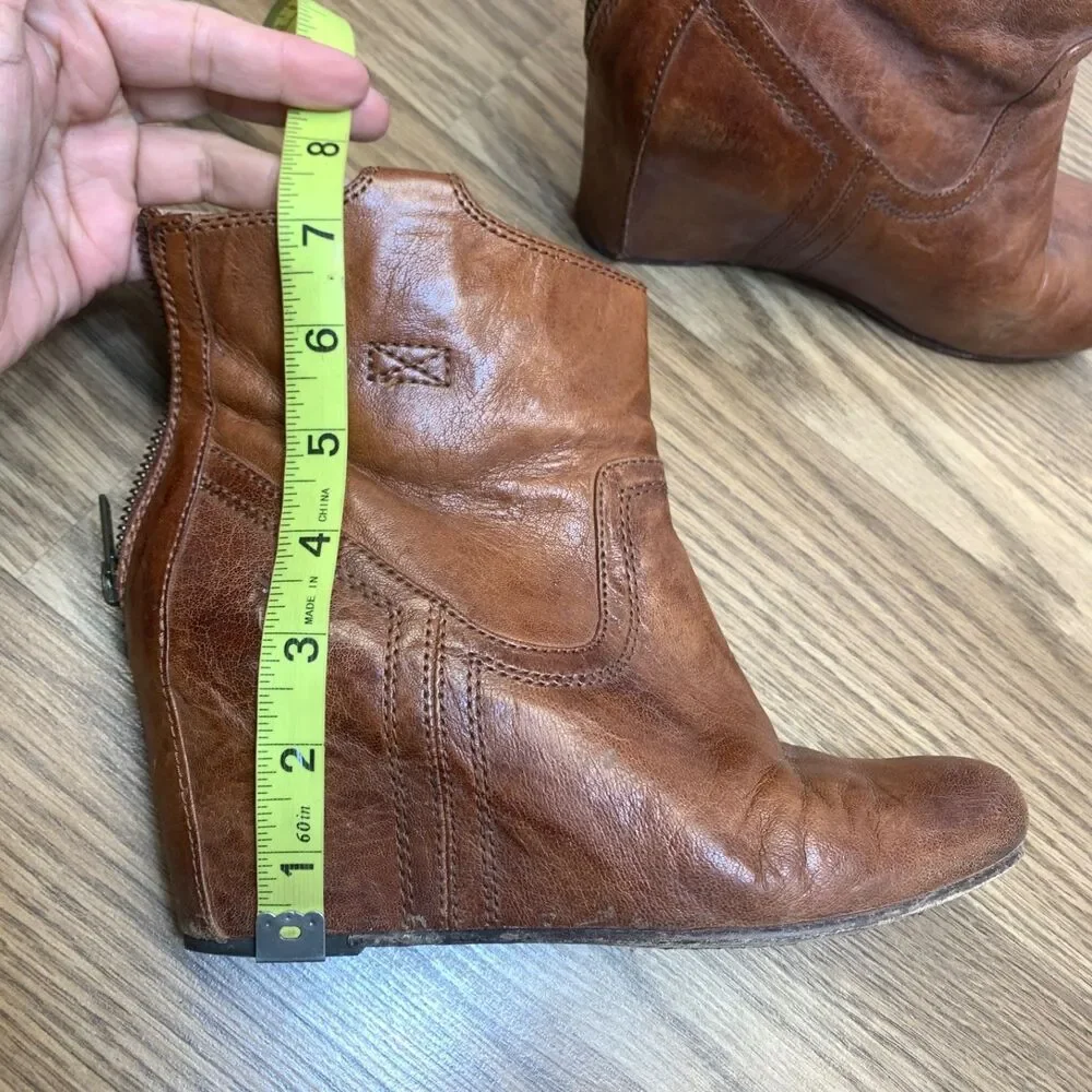 Frye‎ Carson Booties Women Size 7M Hidden Wedge 3470655 Cognac Brown Leather Zip